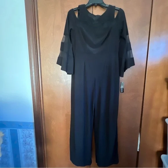 R&M Richards NWT 4P Black Knit Jumpsuit Bell Sleeves, Illusion Neckline Ret $99 - Picture 5 of 10